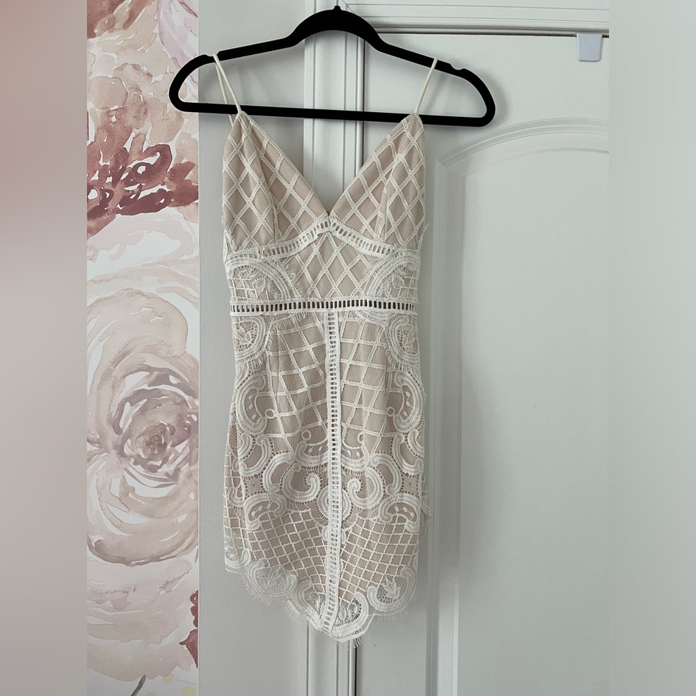 Tobi white lace mini dress size small worn once